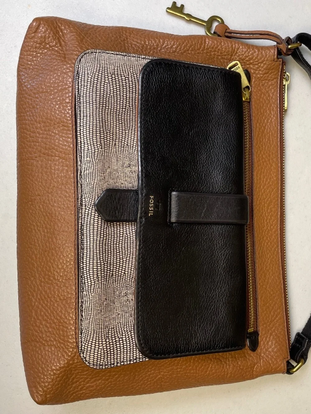 FOSSIL Kinley Pocket Crossbody Bag Leather Colorblock Brown Black Minimalist